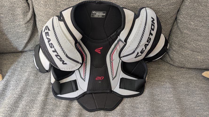 Easton Synergy 20 Shoulder Pads SR-M