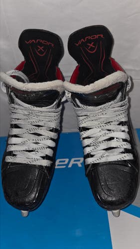 Black/Gray Bauer Vapor 3X Hockey Skates Regular Width Size 4 (Used)