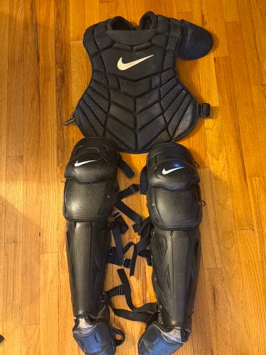 Black Nike Diamond Elite Catcher's Set (Used)