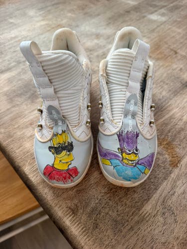 White Kid's 4Y (Big Kids / Youth) Youth Under Armour Low Top (Used)