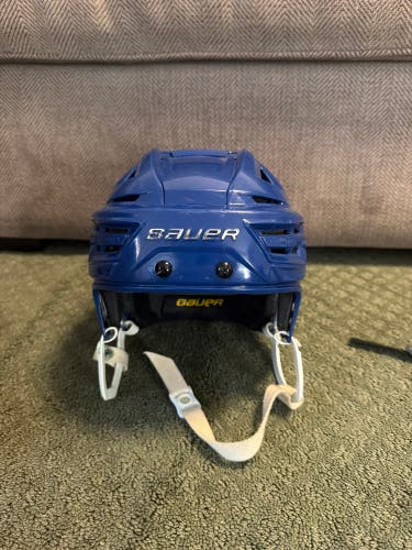 Medium Bauer Re-Akt 150 Helmet (Used)