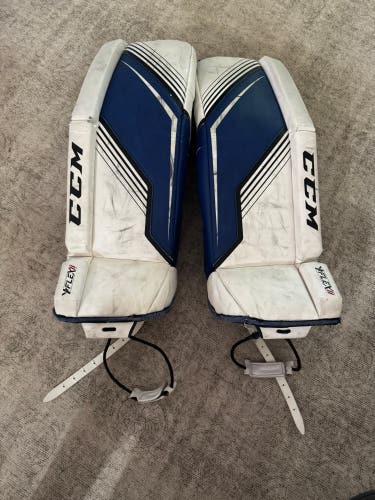 26" CCM YTFlex 2 Goalie Leg Pads (Used)