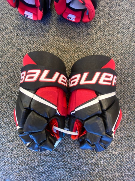 NEW Bauer Vapor 3X Black/Red Gloves 12”