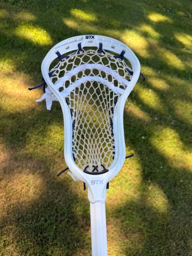 Lacrosse STX Surgeon 900 Head Strung Inside to Standard comes on shaft!