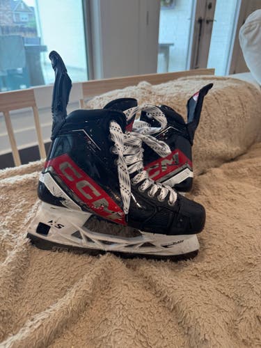 2023 CCM JetSpeed FT6 Pro Hockey Skates Size 6 (Used)