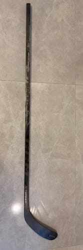 Senior CCM Jetspeed ft9 pro Right Handed Hockey Stick P29 75 Flex (New) Black
