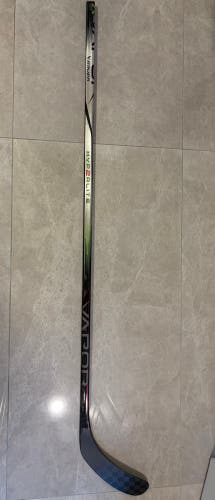 Senior Bauer Vapor Hyperlite 2 Right Handed Hockey Stick P92 77 Flex (New)