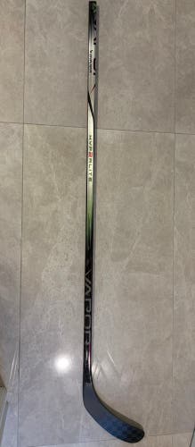 Senior Bauer Vapor Hyperlite 2 Right Handed Hockey Stick P92 77 Flex (New)