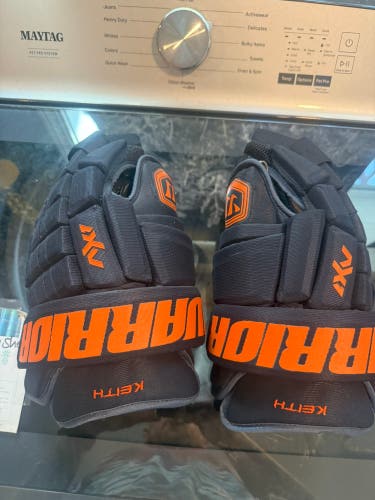 Duncan Keith pro stock oilers warrior  AX1 Pro Gloves 14" Pro Stock (Used)