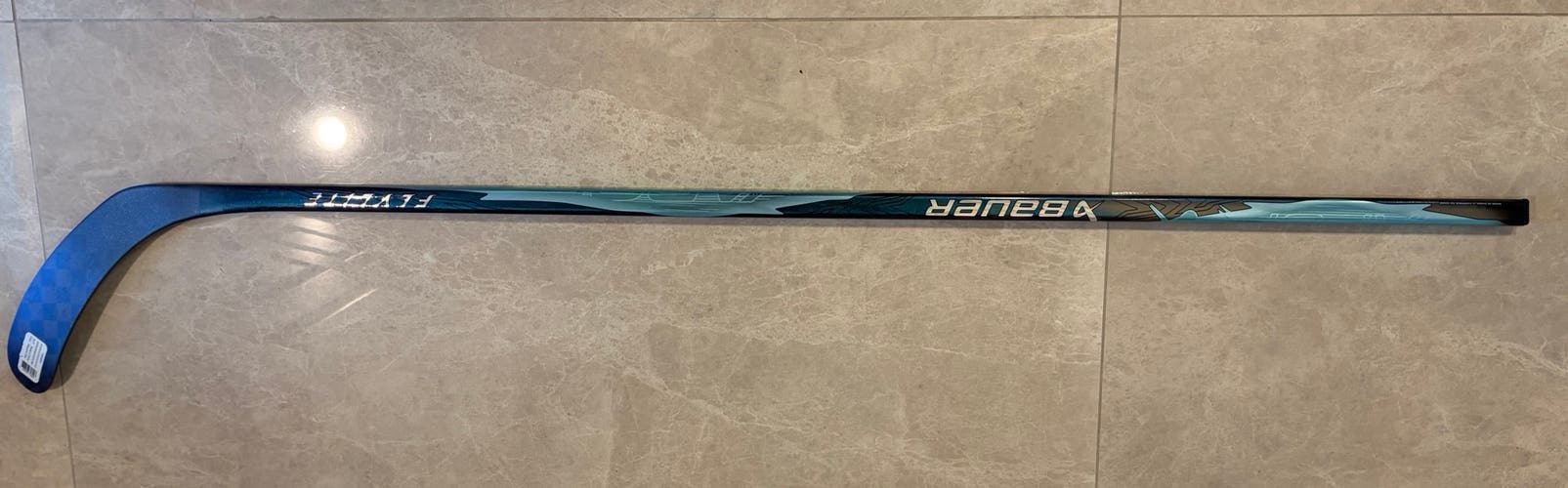 Senior Bauer Vapor Flylite Right Handed Hockey Stick P92 77 Flex (New) Teal Custom