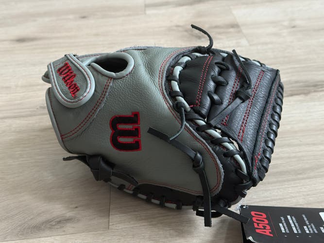 Wilson A500 Catchers Mitt 32" | NEW