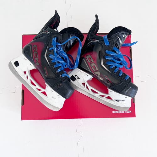 CCM JetSpeed FT890 Hockey Skates Regular Width Size 1 (Used)