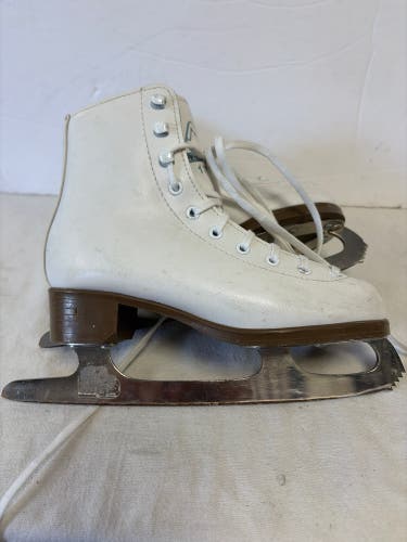 Jackson Ultima Figure Skates B Junior 3 (Used)