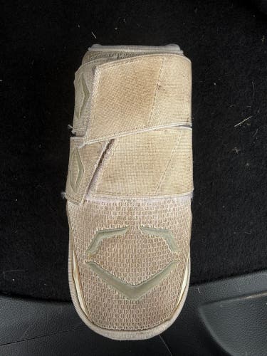 White Senior EvoShield Elbow Guard Elbow Protection (Used)