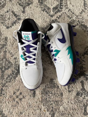 White Men's Size M 12.0 (W 13.0) Adult Nike Low Top Air Jordan Molded Cleats (New)