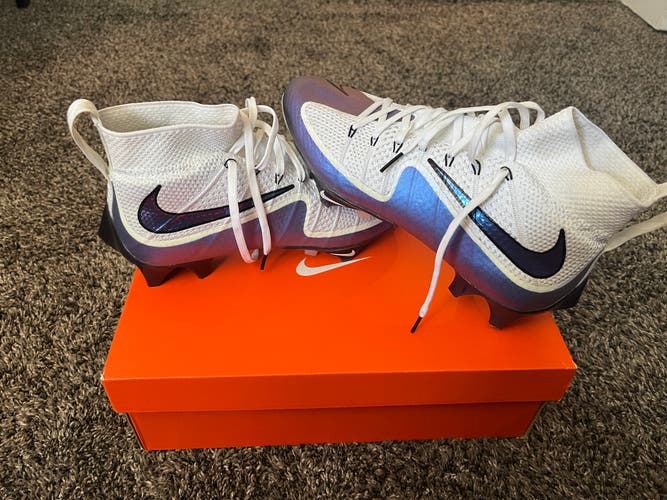 Nike Vapor Edge 360 Untouchable Football Cleats