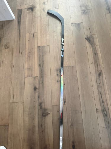 Senior CCM JetSpeed FT8 Right Handed Hockey Stick P29 75 Flex (New)