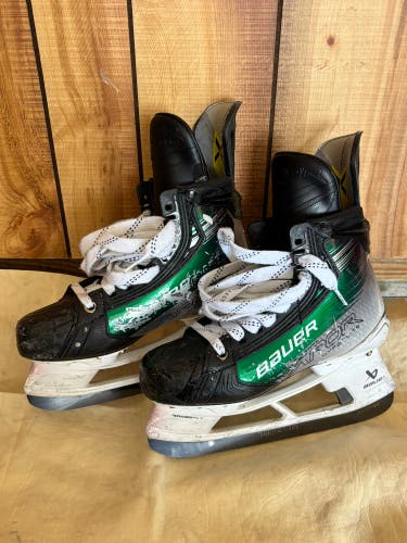 Green 2023 Bauer Vapor Hyperlite 2 Hockey Skates Pro Stock Size 6.5 (Used)
