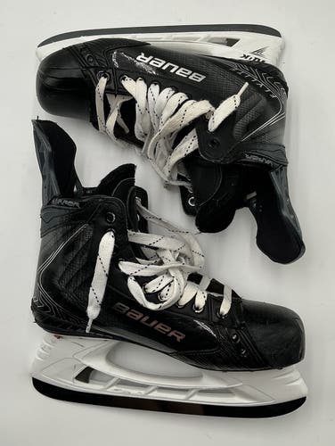 Black Bauer Vapor Flylite Hockey Skates Wide Width 9.5 (Lightly Used)