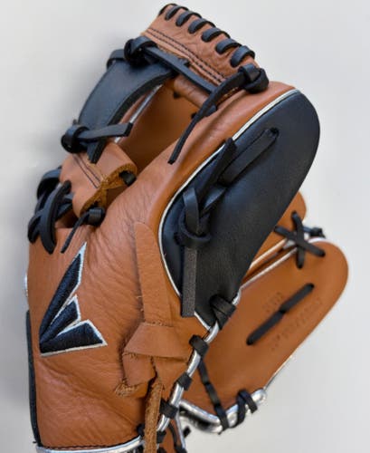 Easton RH Infield Future Elite Baseball Glove 11" (Used)