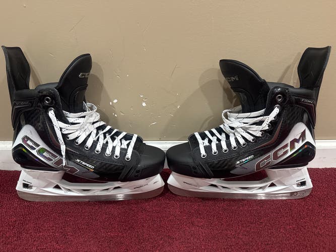 CCM JetSpeed FT8 Pro Hockey Skates Regular Width Pro Stock 9 Item#LH89
