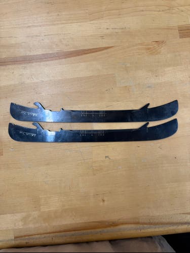 NEW Bauer Fly-Ti 272 mm