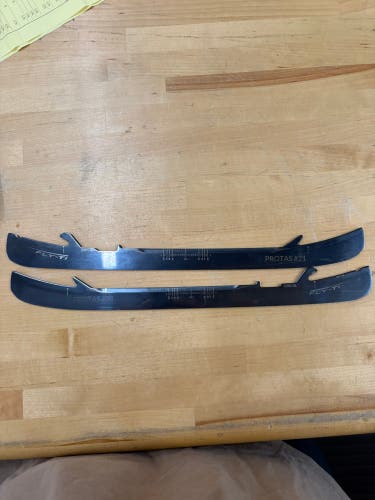 Alexei Protas Pro Stock Bauer Fly-TI Runners 296mm