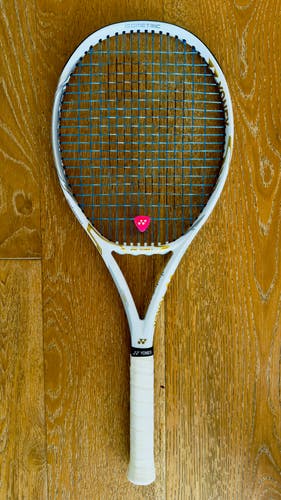 Yonex EZONE 98 Naomi Osaka Limited Edition (White/Gold) - Grip 2 - MINT Condition