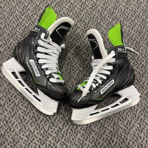 Bauer XLS Hockey Skates Regular Width Size 2 (New)