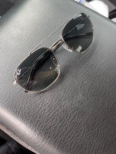 Unisex One Size Fits All Sunglasses (Used)
