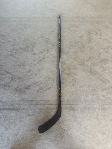 Senior Bauer Vapor Flylite Right Handed Hockey Stick P92 70 Flex (Used)