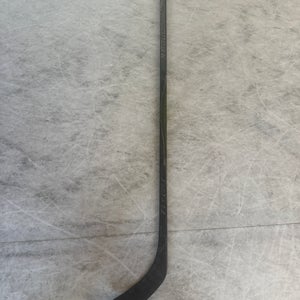 Senior Bauer Vapor Flylite Right Handed Hockey Stick P92 77 Flex (Used) GREEN