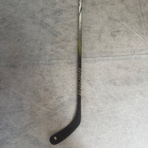 Senior Bauer Vapor Hyperlite 2 Right Handed Hockey Stick P92 70 Flex (Used)