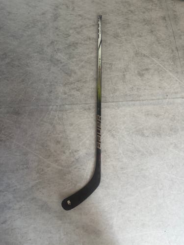 Senior Bauer Vapor Hyperlite 2 Right Handed Hockey Stick P92 70 Flex (Used)