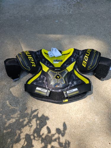 Large Youth Bauer Supreme Mach Shoulder Pads (Used)