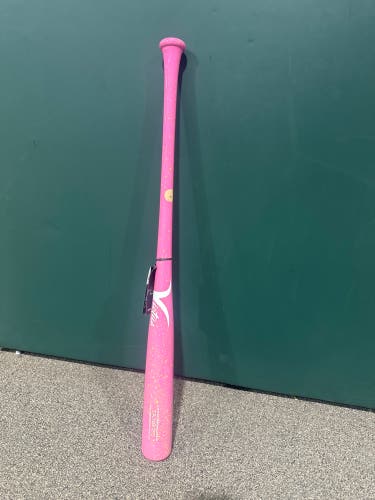 Victus Tatis23 Pro Reserve Maple Bat (-3) 30 oz 33" (New)
