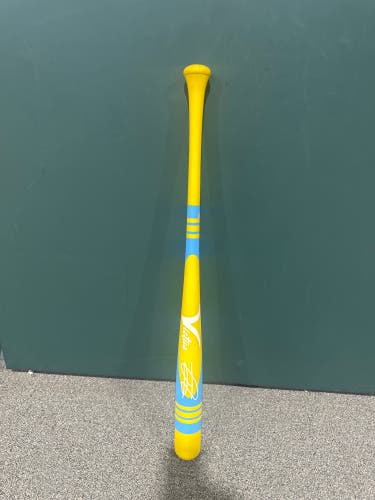 Victus Pro Crayon Maple Bat (-3) 30 oz 33" (New)