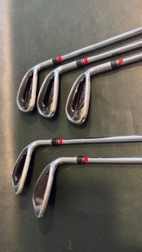 Men's 2014 Callaway X2 Hot Right Handed Iron Set 5 Pieces (Used)