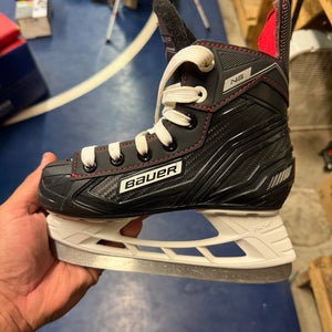 Black 2018 Bauer NS Hockey Skates Regular Width 13 (Used)