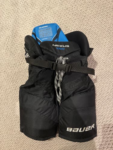 Junior Small Bauer Nexus 1000 Hockey Pants (New)