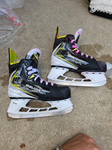 Bauer Vapor Fly40 Hockey Skates Regular Width 13.5 (Used)