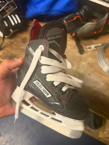 Black 2018 Bauer NS Hockey Skates Regular Width 7 (Used)