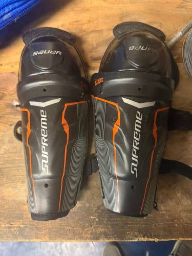 Youth Bauer Supreme One.4 8" Shin Pads (Used)