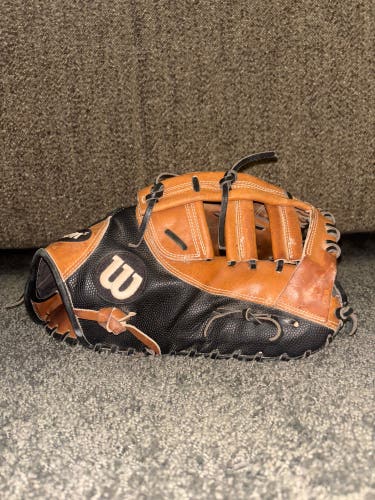 Wilson A2000 1614 12.5” First Base Mitt RHT Black/Tan Game Ready