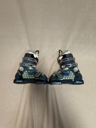 Mondo 24 & 24.5 Unisex Salomon Rush Ski Boots (Used)