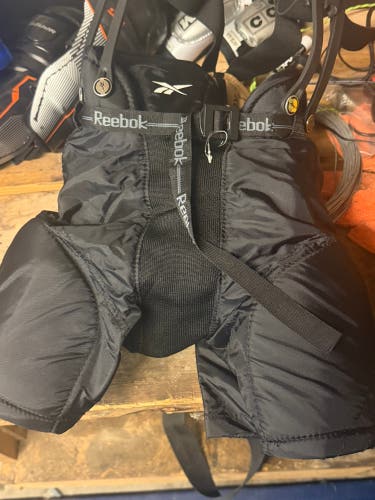 Youth Medium Reebok SC4 87 Hockey Pants (Used)