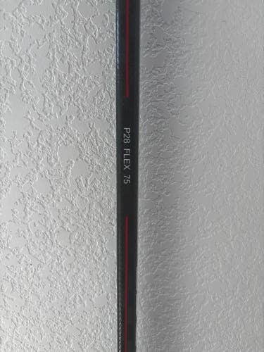 ICEFORGE ELITE Senior Hockey Stick | Right Hand | 75 Flex | P28 | 364g