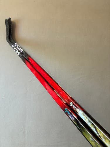 *2 Pack* of New 85 Flex P88 Senior CCM Ribcor Team (Jetspeed dress) Right Hand Hockey Sticks - Red