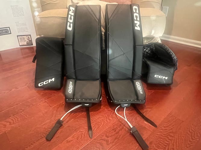 CCM Axis 2.5 Junior Goalie Set