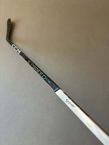 New 80 Flex P90TM Senior CCM JetSpeed FT6 Pro Right Hand Hockey Stick - White